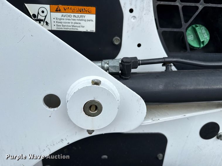 image for item EG5860 2007 Bobcat S220 skid steer loader