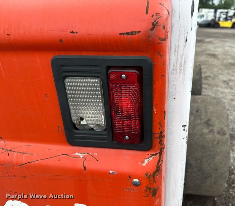 image for item EG5860 2007 Bobcat S220 skid steer loader