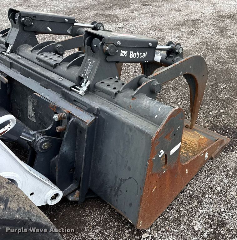 image for item EG5860 2007 Bobcat S220 skid steer loader