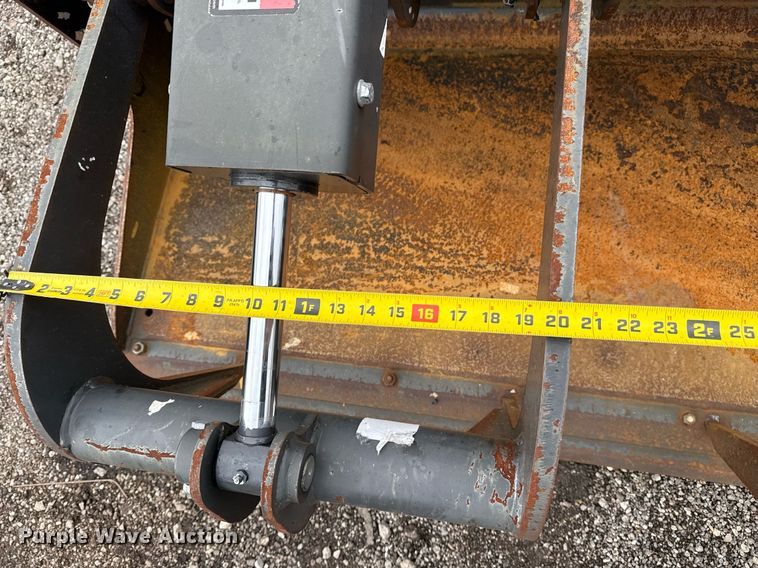 image for item EG5860 2007 Bobcat S220 skid steer loader