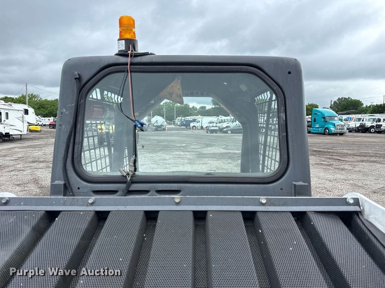 image for item EG5860 2007 Bobcat S220 skid steer loader