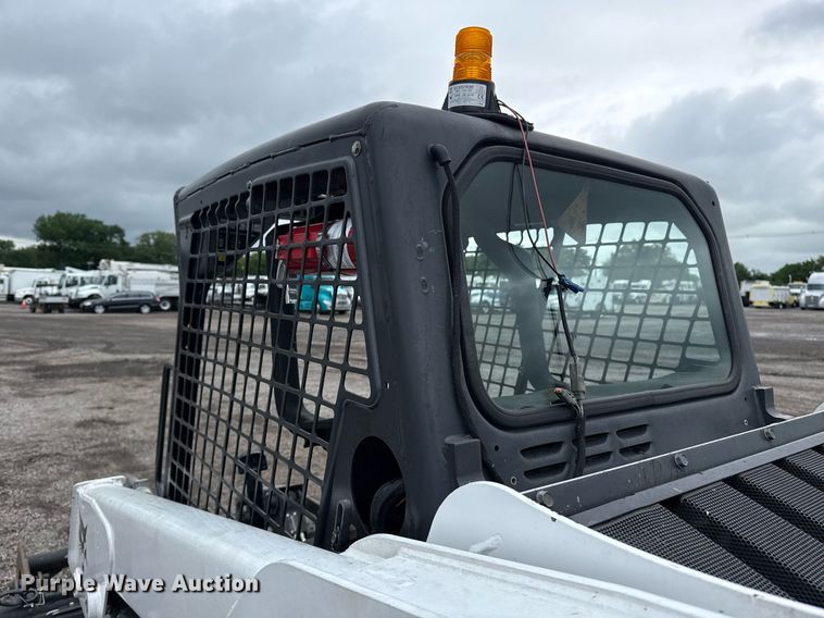 image for item EG5860 2007 Bobcat S220 skid steer loader