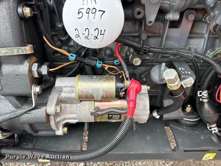 image for item EG5860 2007 Bobcat S220 skid steer loader