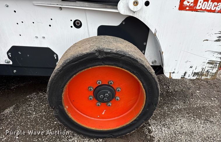 image for item EG5860 2007 Bobcat S220 skid steer loader