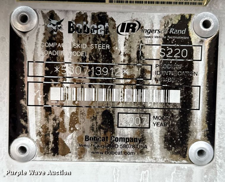 image for item EG5860 2007 Bobcat S220 skid steer loader