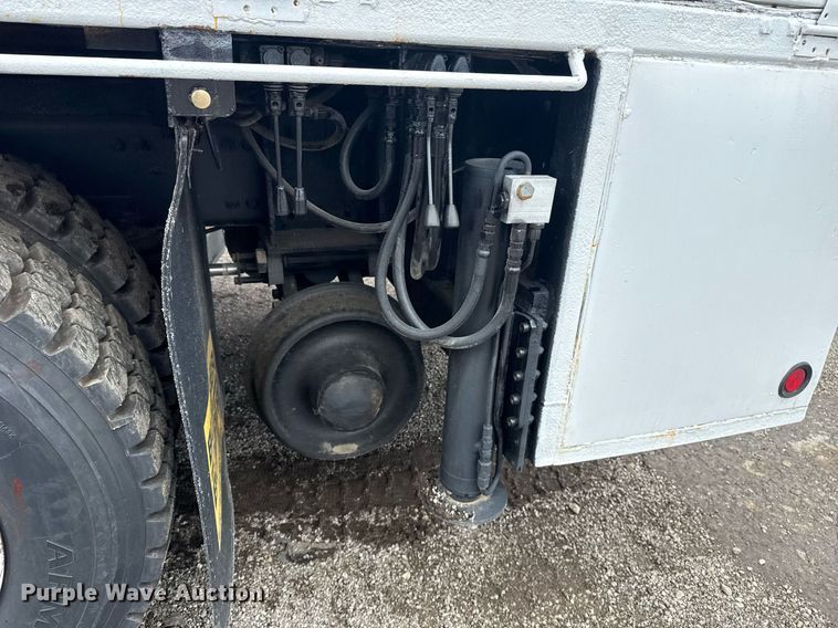 image for item EG5862 2012 Freightliner Business Class M2 Crew Cab utility / service truck