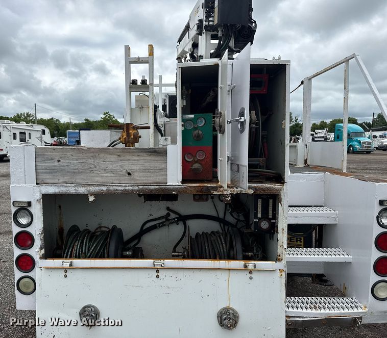 image for item EG5862 2012 Freightliner Business Class M2 Crew Cab utility / service truck