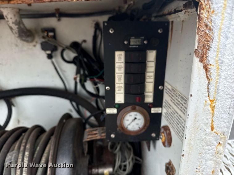 image for item EG5862 2012 Freightliner Business Class M2 Crew Cab utility / service truck