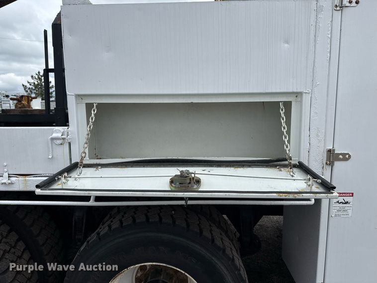 image for item EG5862 2012 Freightliner Business Class M2 Crew Cab utility / service truck