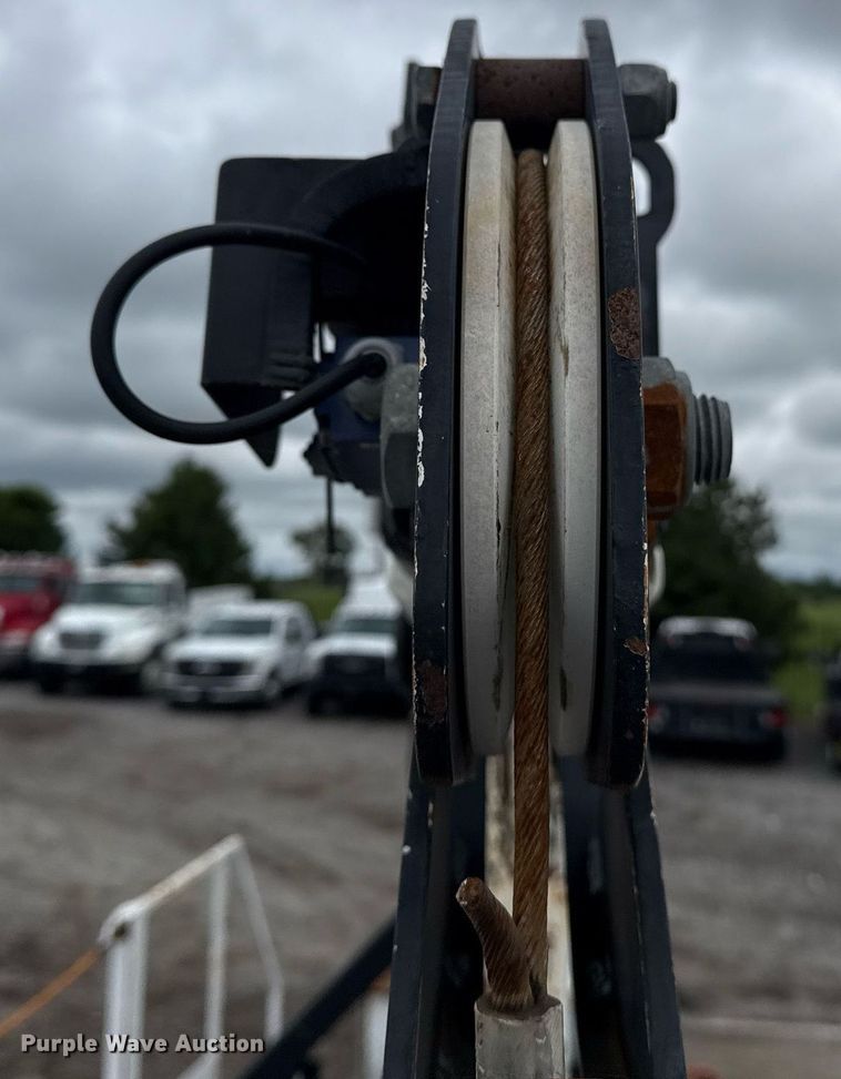 image for item EG5862 2012 Freightliner Business Class M2 Crew Cab utility / service truck