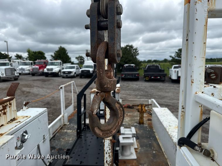 image for item EG5862 2012 Freightliner Business Class M2 Crew Cab utility / service truck