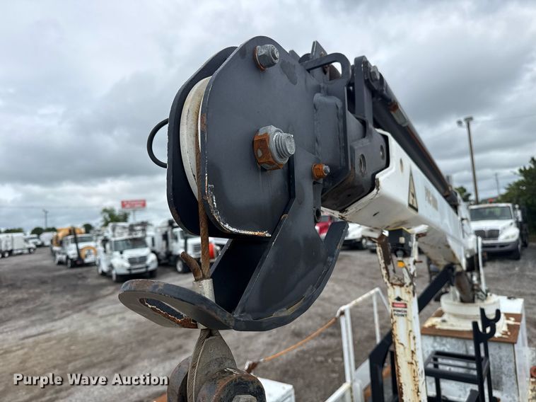 image for item EG5862 2012 Freightliner Business Class M2 Crew Cab utility / service truck