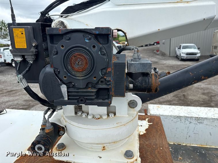 image for item EG5862 2012 Freightliner Business Class M2 Crew Cab utility / service truck