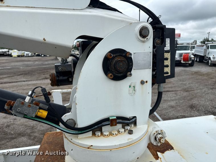 image for item EG5862 2012 Freightliner Business Class M2 Crew Cab utility / service truck