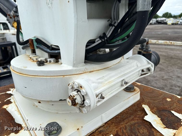 image for item EG5862 2012 Freightliner Business Class M2 Crew Cab utility / service truck