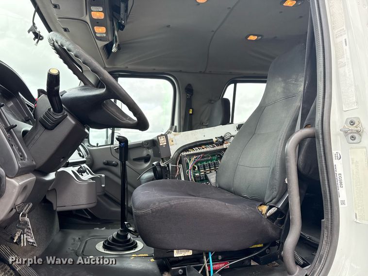 image for item EG5862 2012 Freightliner Business Class M2 Crew Cab utility / service truck