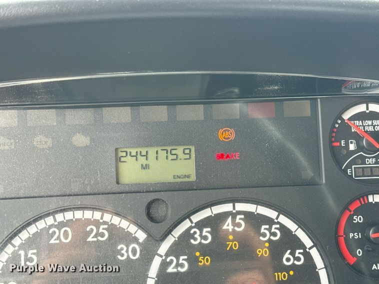 image for item EG5862 2012 Freightliner Business Class M2 Crew Cab utility / service truck