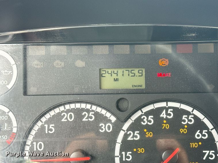 image for item EG5862 2012 Freightliner Business Class M2 Crew Cab utility / service truck