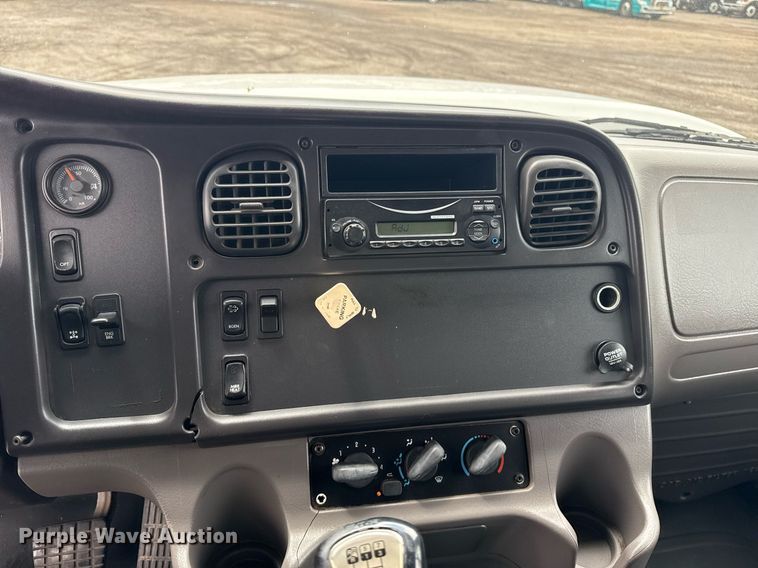 image for item EG5862 2012 Freightliner Business Class M2 Crew Cab utility / service truck