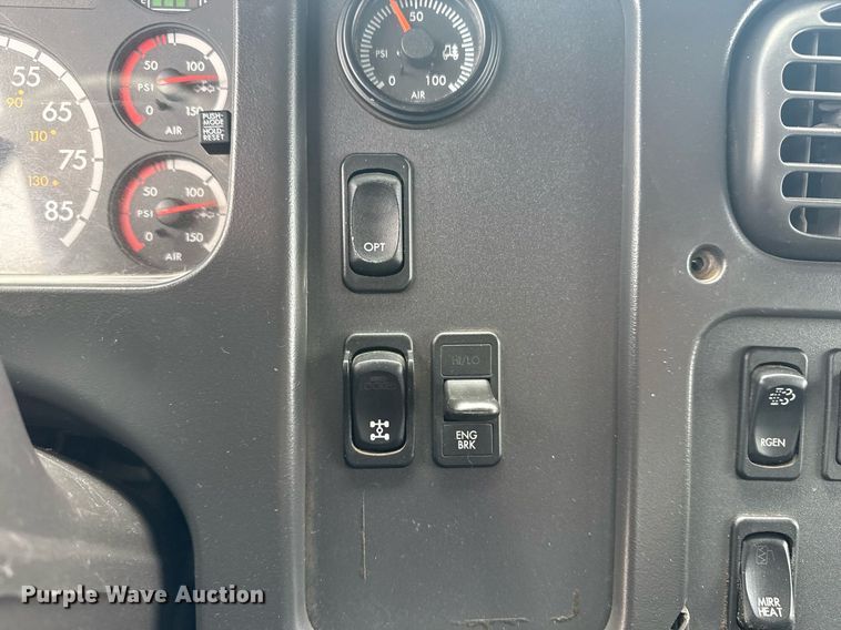 image for item EG5862 2012 Freightliner Business Class M2 Crew Cab utility / service truck