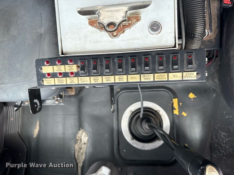 image for item EG5862 2012 Freightliner Business Class M2 Crew Cab utility / service truck