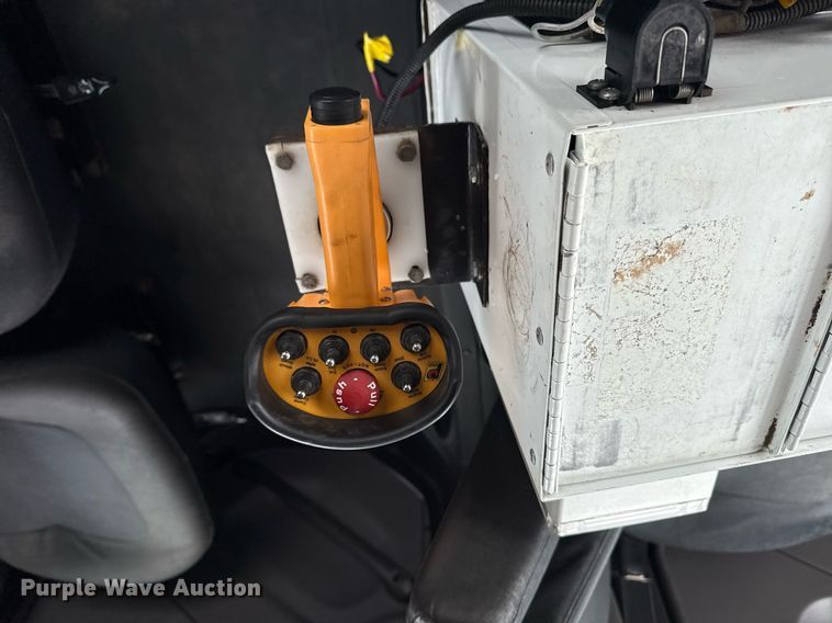 image for item EG5862 2012 Freightliner Business Class M2 Crew Cab utility / service truck