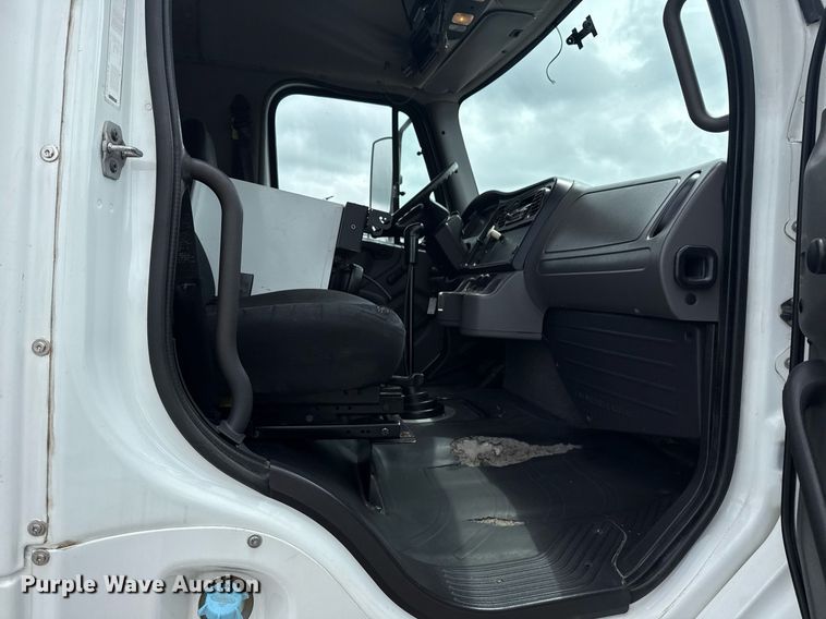 image for item EG5862 2012 Freightliner Business Class M2 Crew Cab utility / service truck