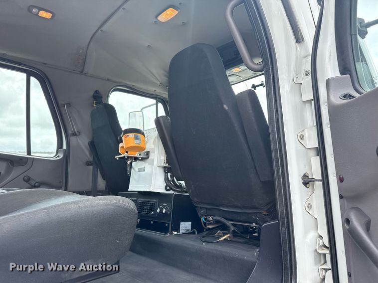 image for item EG5862 2012 Freightliner Business Class M2 Crew Cab utility / service truck