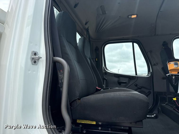 image for item EG5862 2012 Freightliner Business Class M2 Crew Cab utility / service truck