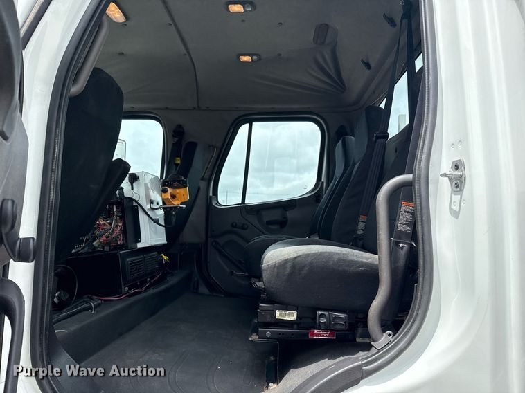 image for item EG5862 2012 Freightliner Business Class M2 Crew Cab utility / service truck