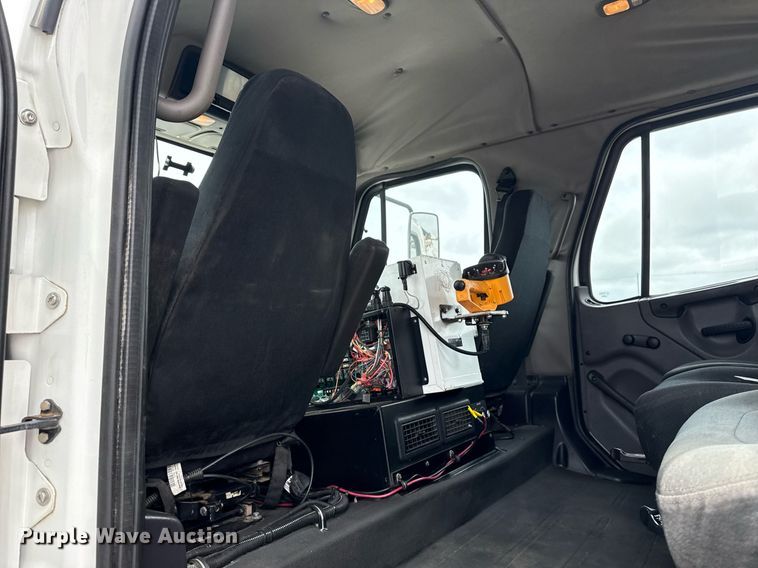 image for item EG5862 2012 Freightliner Business Class M2 Crew Cab utility / service truck