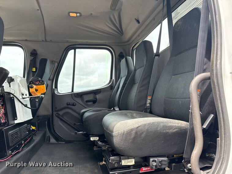 image for item EG5862 2012 Freightliner Business Class M2 Crew Cab utility / service truck