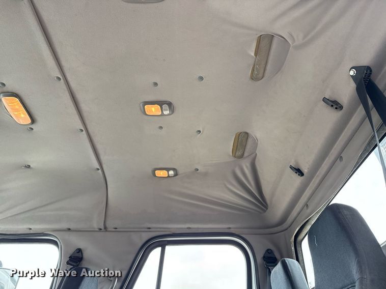 image for item EG5862 2012 Freightliner Business Class M2 Crew Cab utility / service truck