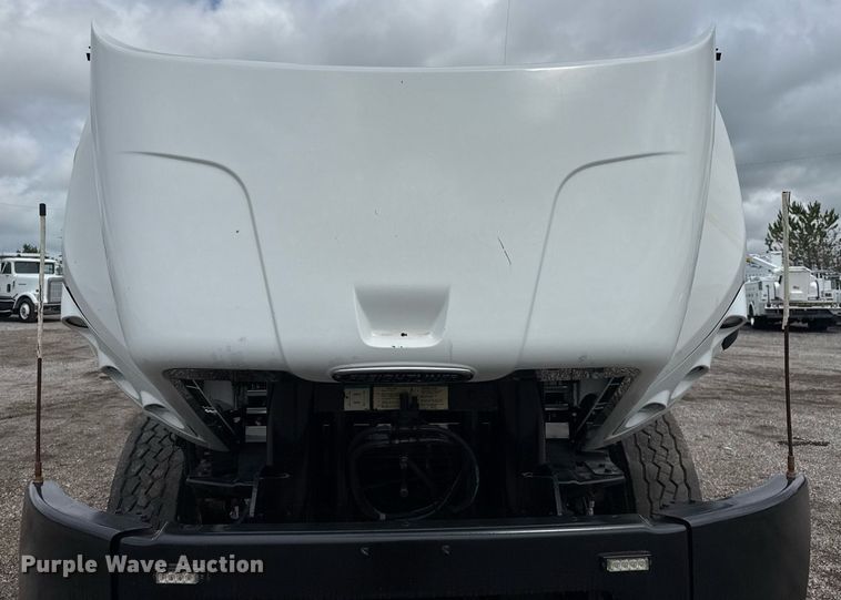 image for item EG5862 2012 Freightliner Business Class M2 Crew Cab utility / service truck