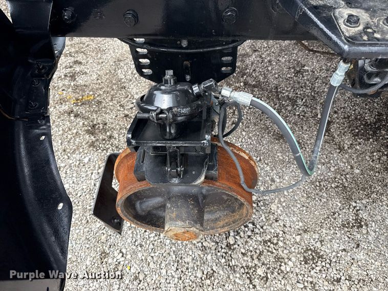 image for item EG5862 2012 Freightliner Business Class M2 Crew Cab utility / service truck