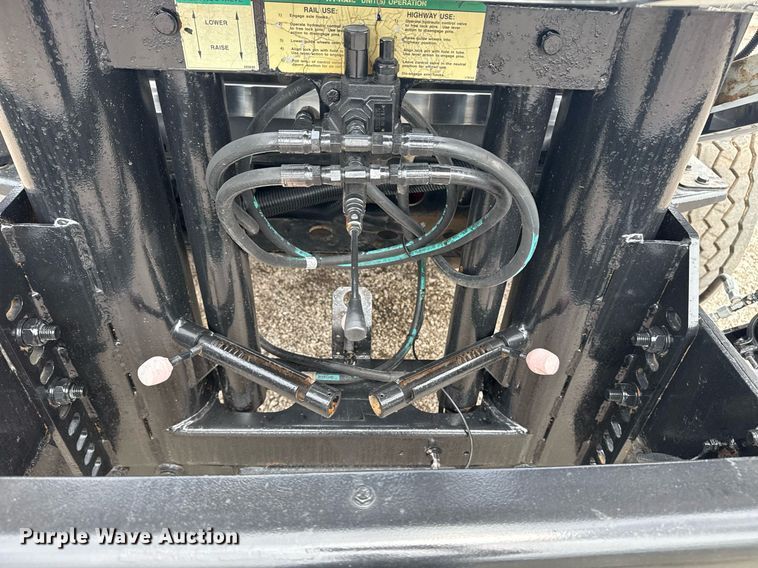 image for item EG5862 2012 Freightliner Business Class M2 Crew Cab utility / service truck