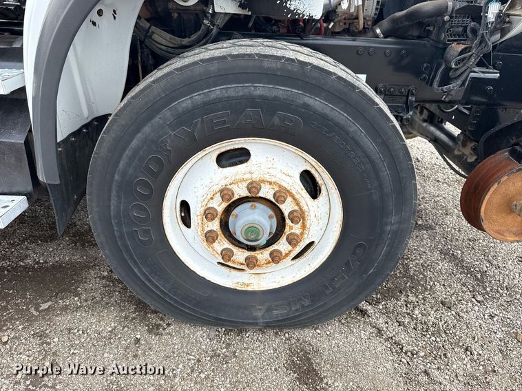 image for item EG5862 2012 Freightliner Business Class M2 Crew Cab utility / service truck