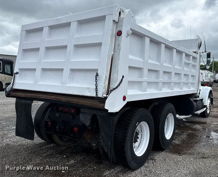 image for item EG5864 1989 International F-9370 dump truck