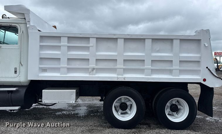 image for item EG5864 1989 International F-9370 dump truck