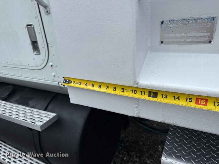 image for item EG5864 1989 International F-9370 dump truck