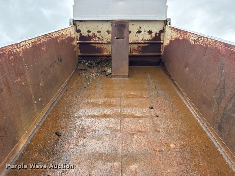 image for item EG5864 1989 International F-9370 dump truck