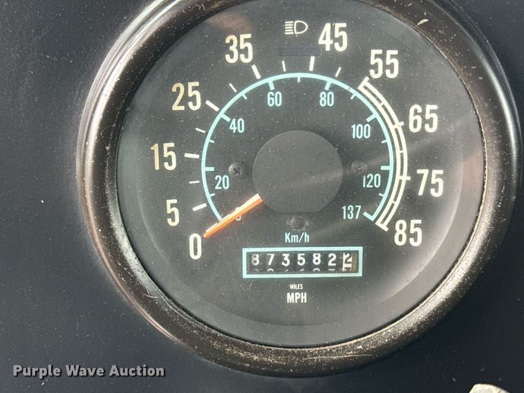 image for item EG5864 1989 International F-9370 dump truck