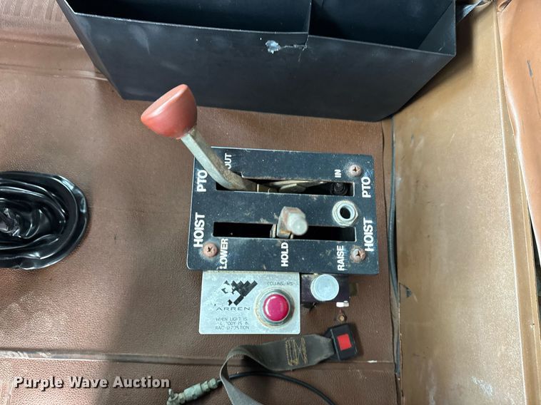 image for item EG5864 1989 International F-9370 dump truck