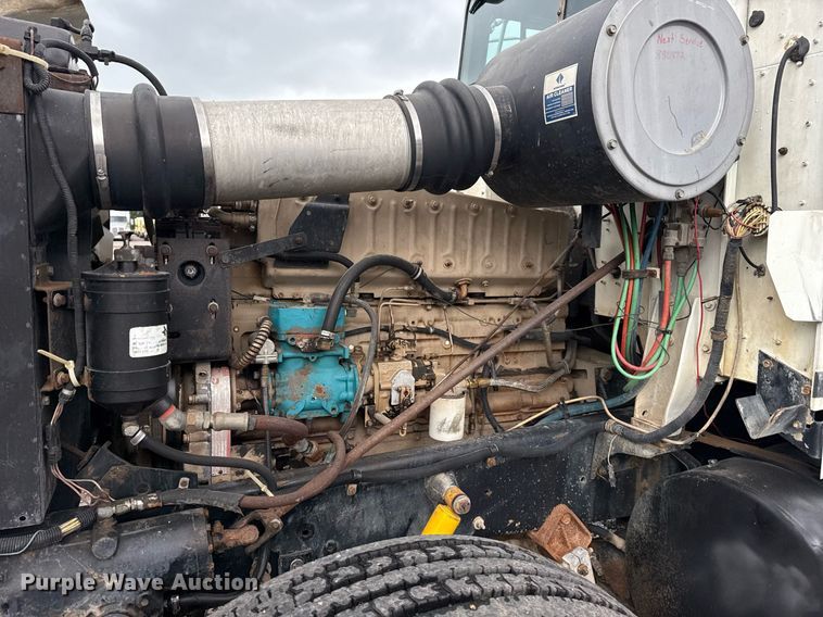 image for item EG5864 1989 International F-9370 dump truck