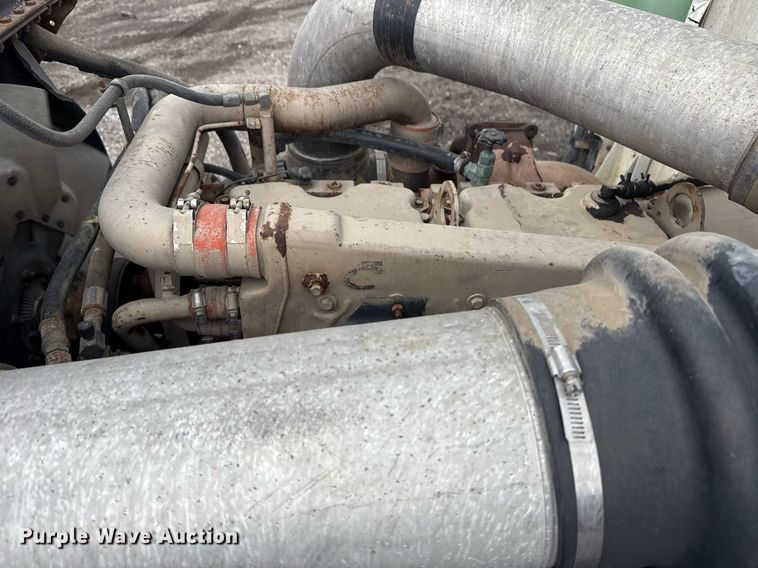 image for item EG5864 1989 International F-9370 dump truck