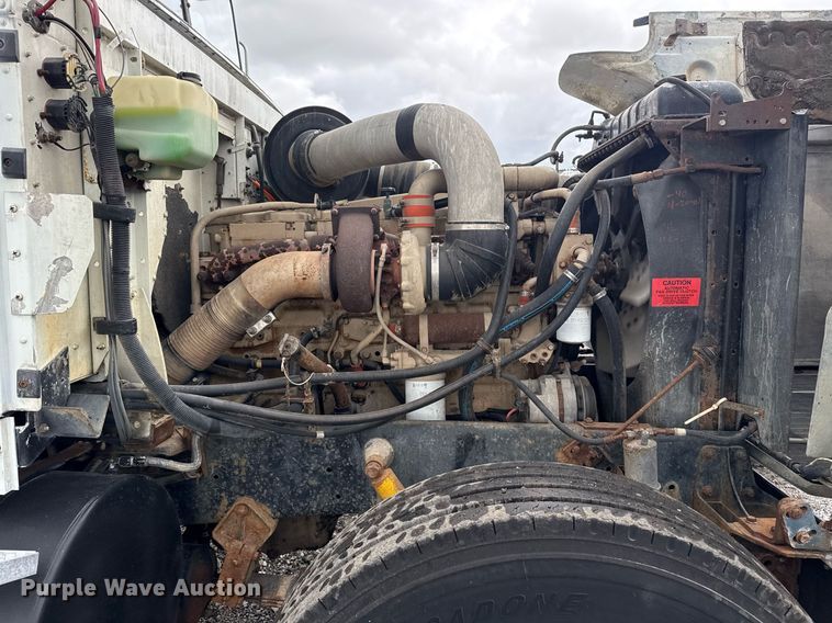 image for item EG5864 1989 International F-9370 dump truck