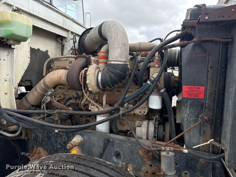 image for item EG5864 1989 International F-9370 dump truck