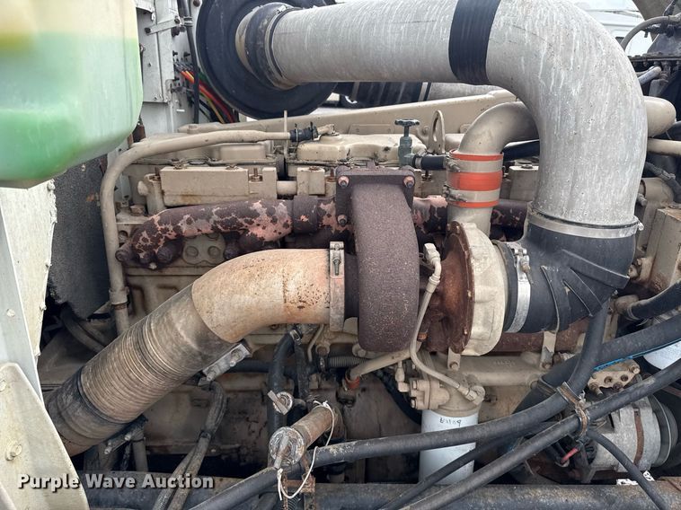 image for item EG5864 1989 International F-9370 dump truck