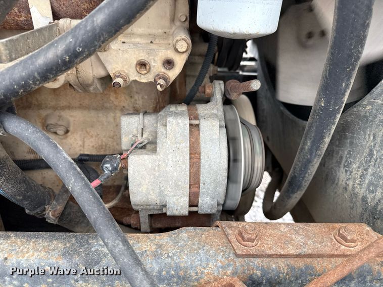 image for item EG5864 1989 International F-9370 dump truck