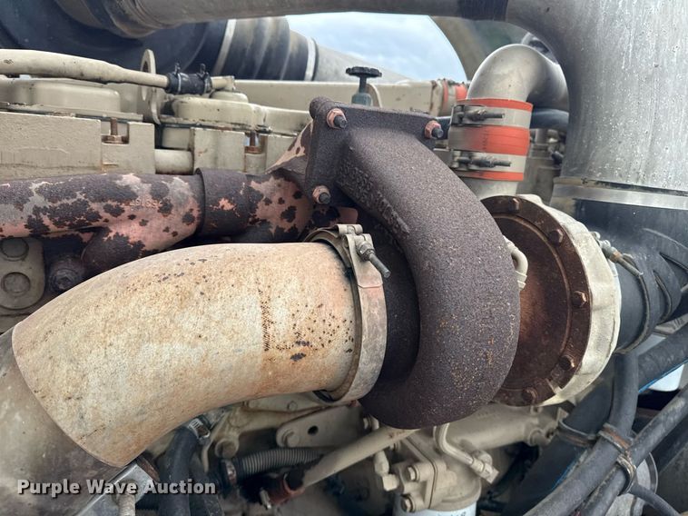 image for item EG5864 1989 International F-9370 dump truck